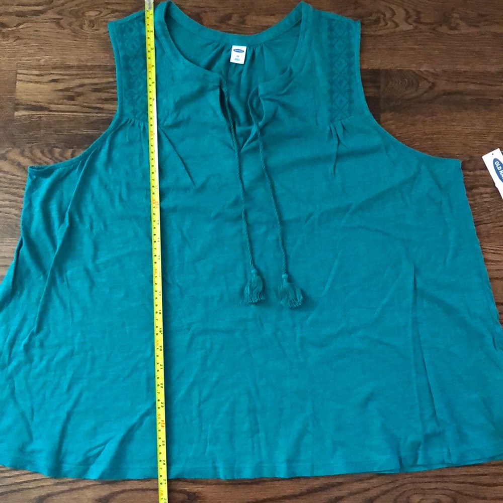 Old Navy Relaxed Sleeveless Tassel-Tie Top - Picture 6 of 7